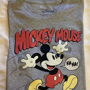 Disney Gray T-Shirt with Red Mickey Mouse Graphic Adult XL 90% Cotton/10% Poly